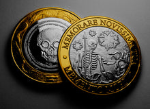 Load image into Gallery viewer, Memento Mori 'MEMORARE NOVISSIMA TUA' - Silver & 24ct Gold