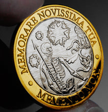 Load image into Gallery viewer, Memento Mori 'MEMORARE NOVISSIMA TUA' - Silver & 24ct Gold
