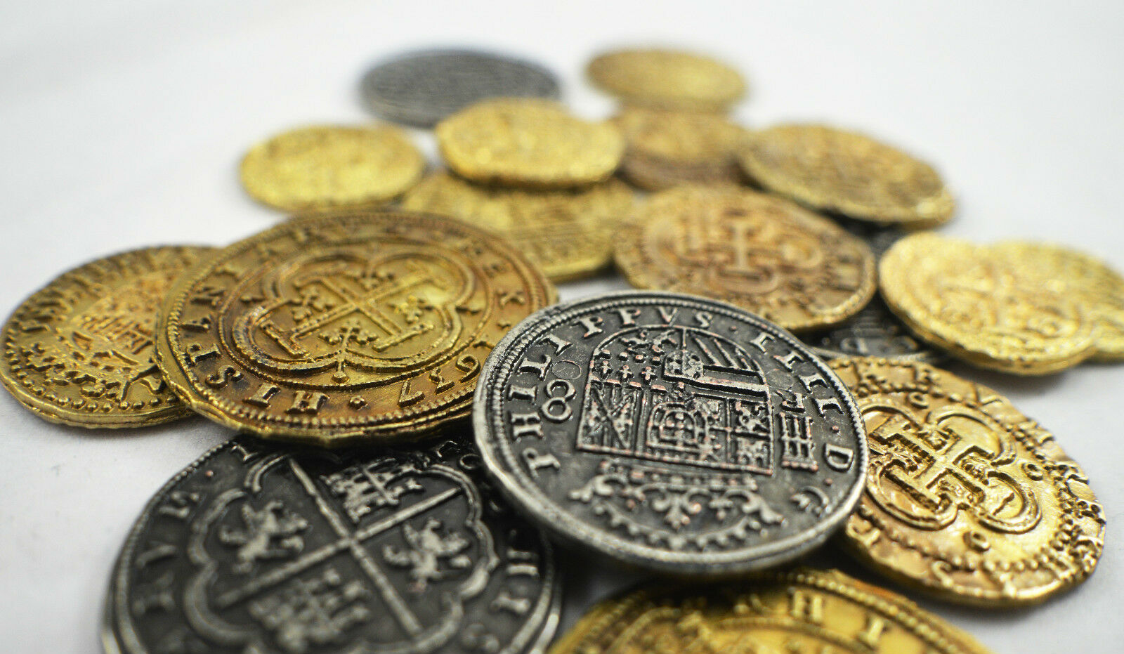 Collection of 20 Spanish Armada Gold Silver Doubloons 1588 The